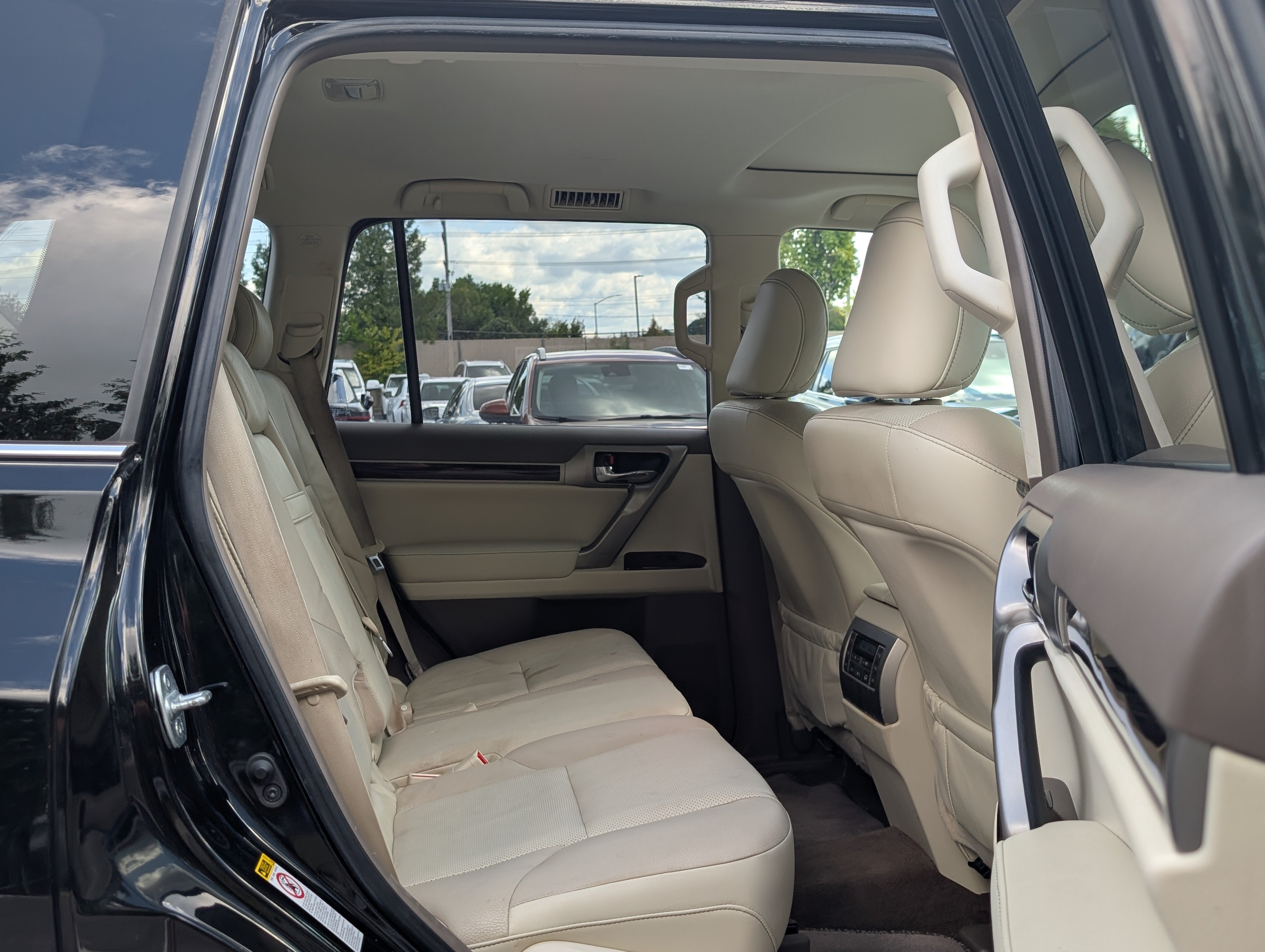 Used 2015 Lexus GX 460 w/ Premium Package AWD/4WD image 11