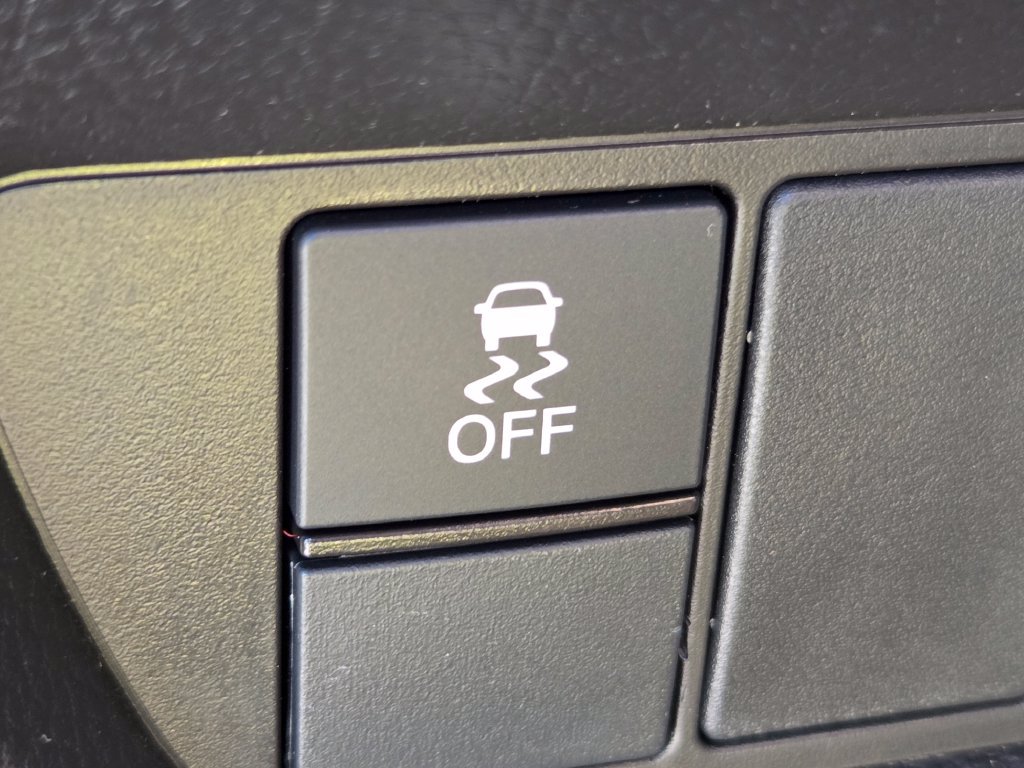 Certified 2025 Honda HR-V Sport image 9