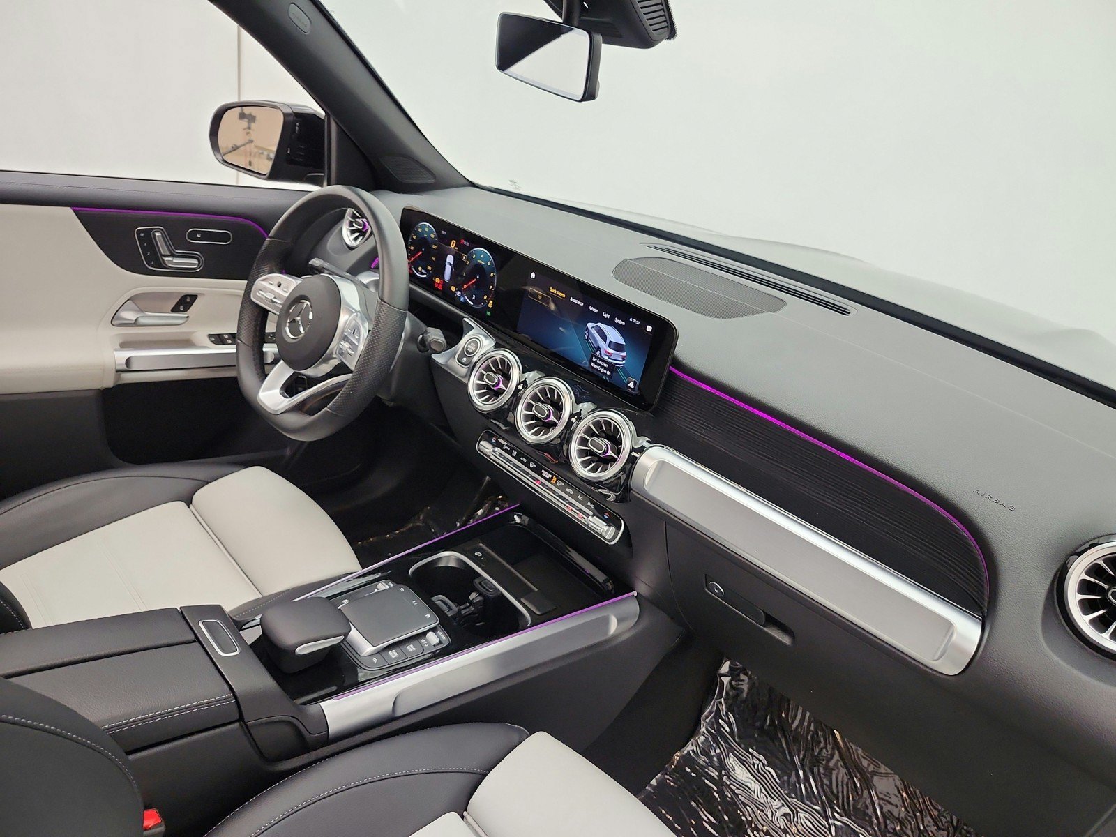 Used 2023 Mercedes-Benz GLB 250 image 19