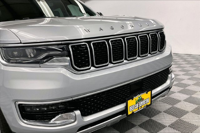 Used 2023 Jeep Wagoneer Series III w/ Preferred Equipment Group AWD/4WD image 35