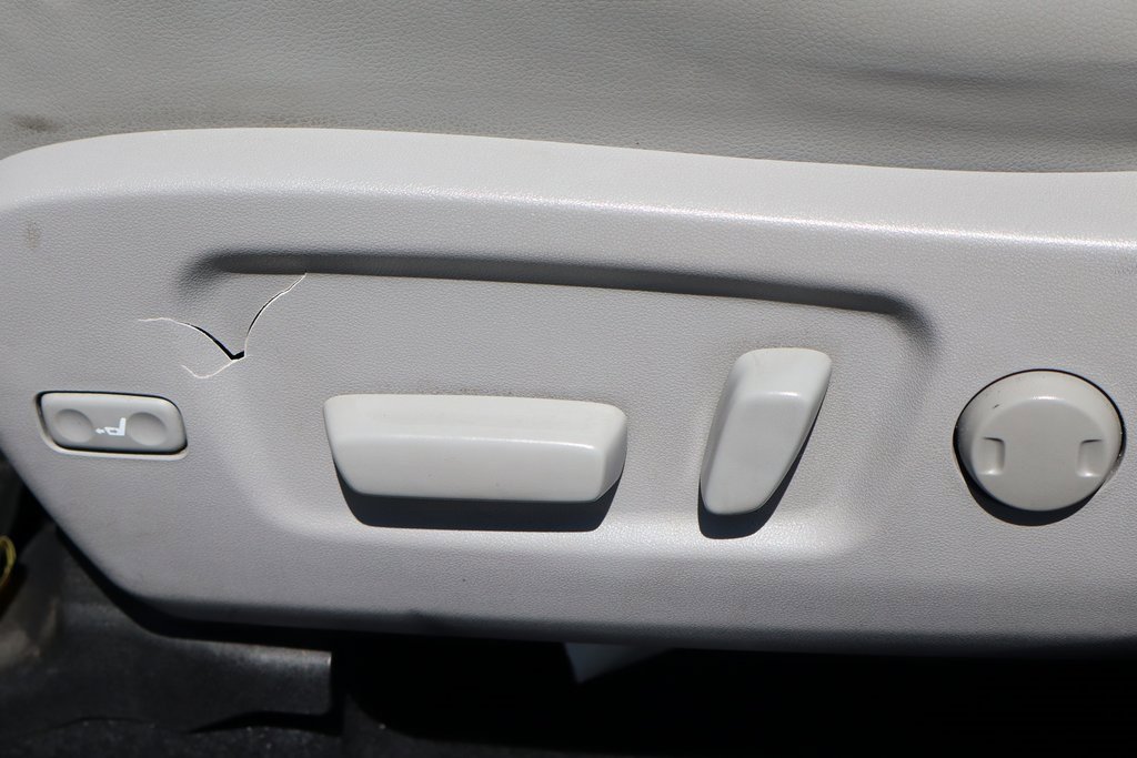 Used 2019 Toyota Highlander XLE image 17