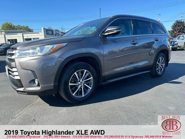 Used 2019 Toyota Highlander XLE image 2