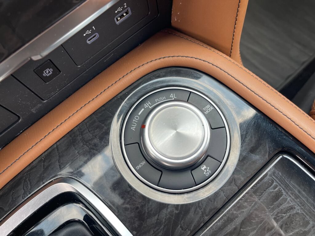 Used 2023 INFINITI QX80 Sensory w/ All-Season Package AWD/4WD image 17