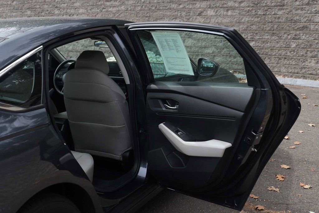 Used 2025 Honda Accord LX image 17
