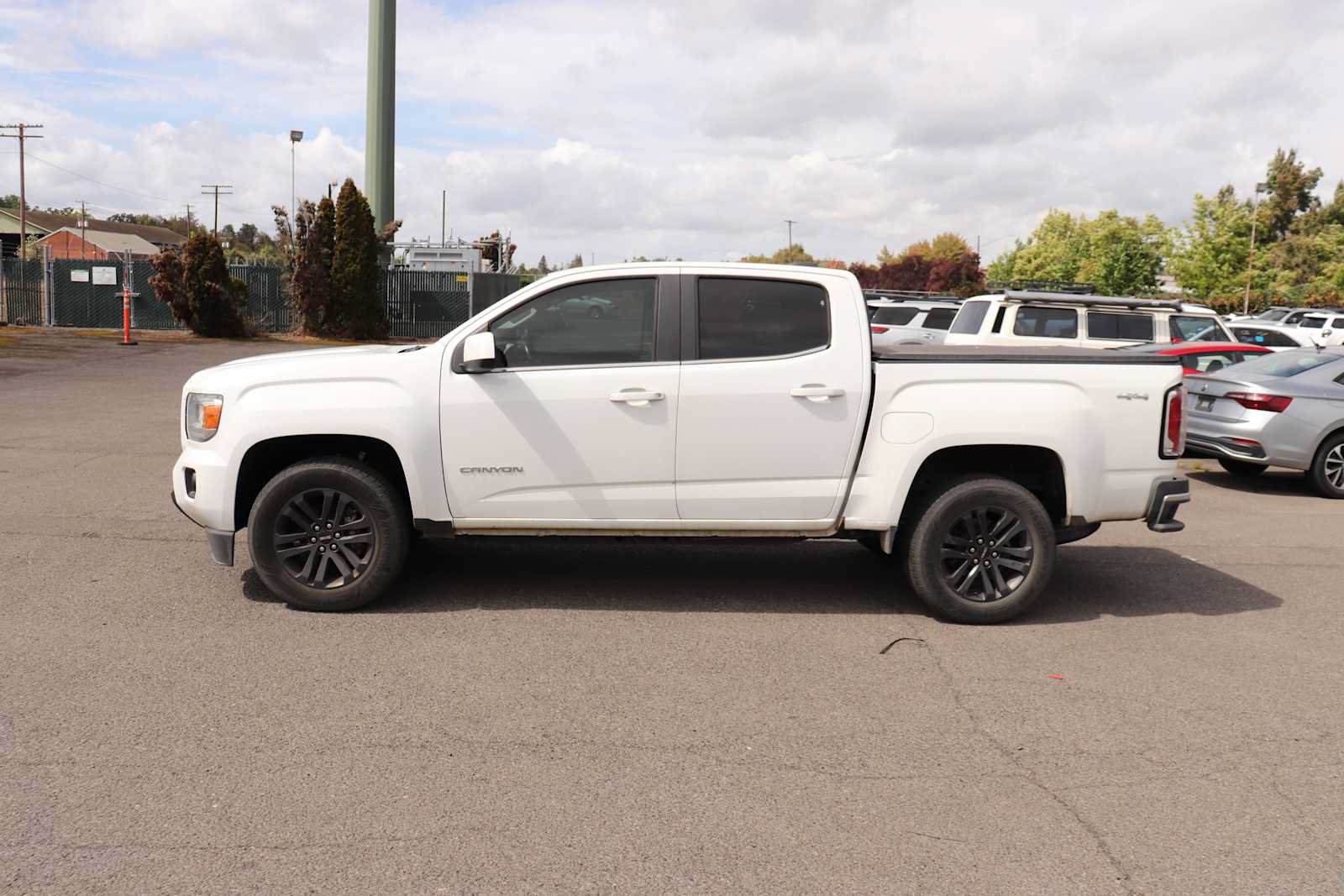 Used 2020 GMC Canyon SLE w/ Elevation Edition AWD/4WD image 8