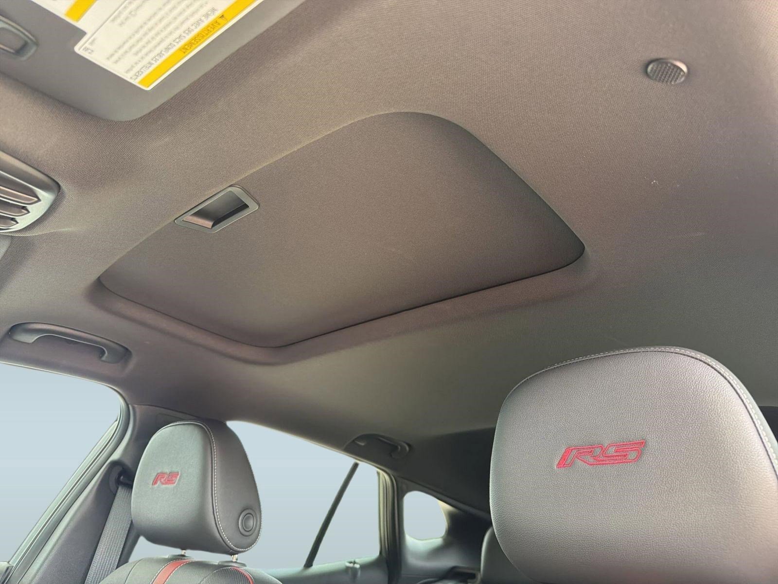 Certified 2025 Chevrolet Trax RS w/ Sunroof Package FWD image 16