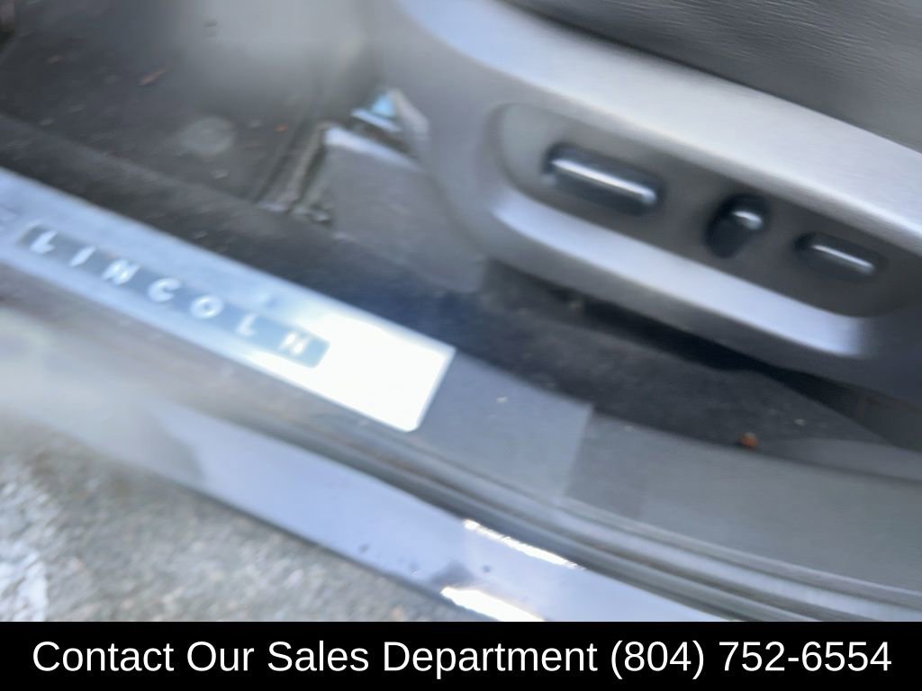 Used 2019 Lincoln MKT AWD image 11