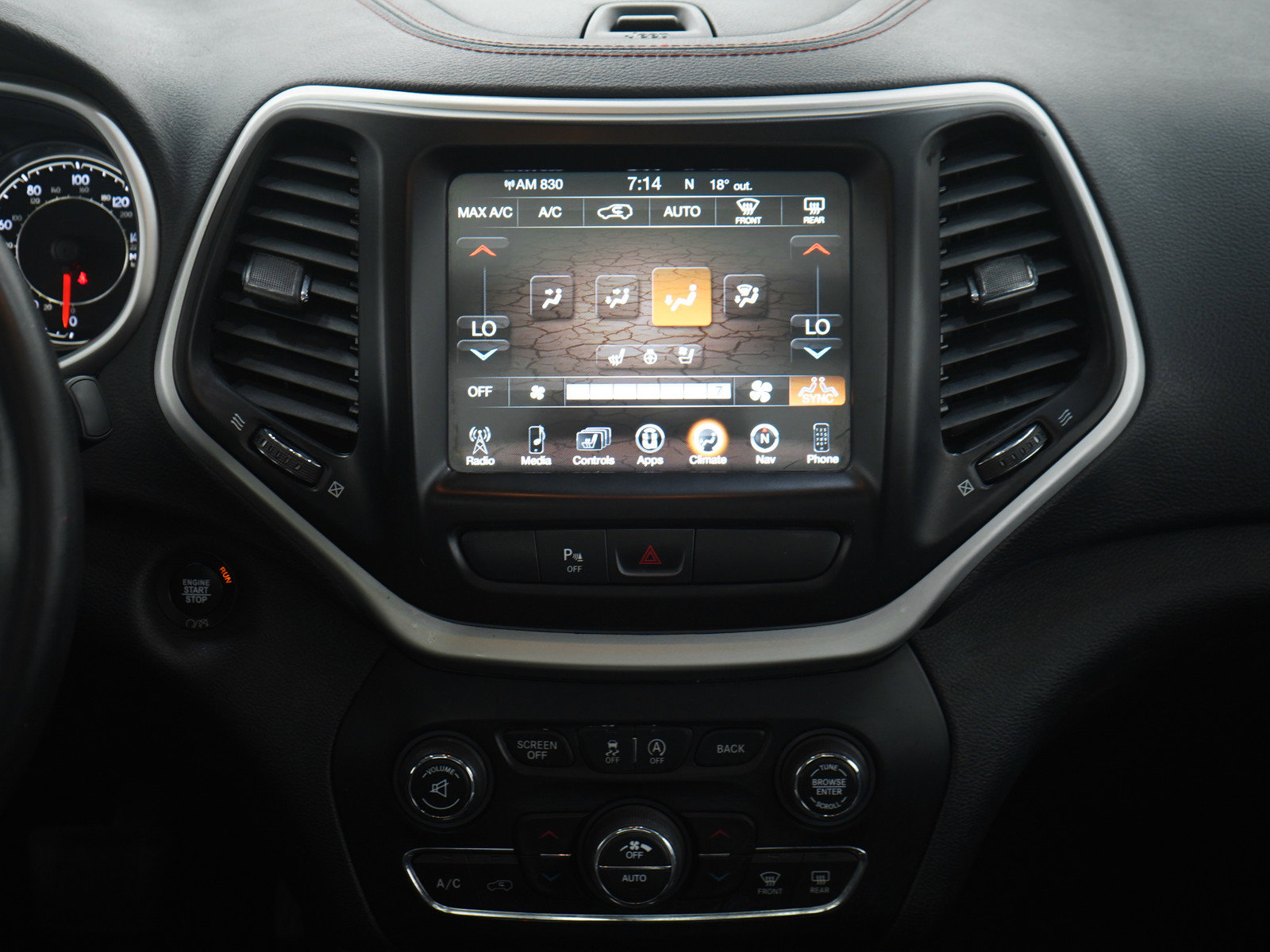 Used 2017 Jeep Cherokee Trailhawk image 15