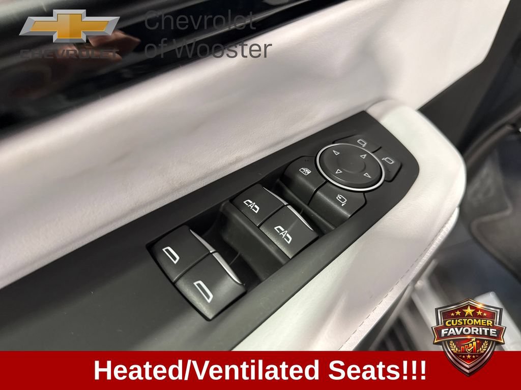 New 2025 Chevrolet Suburban Premier AWD/4WD image 32