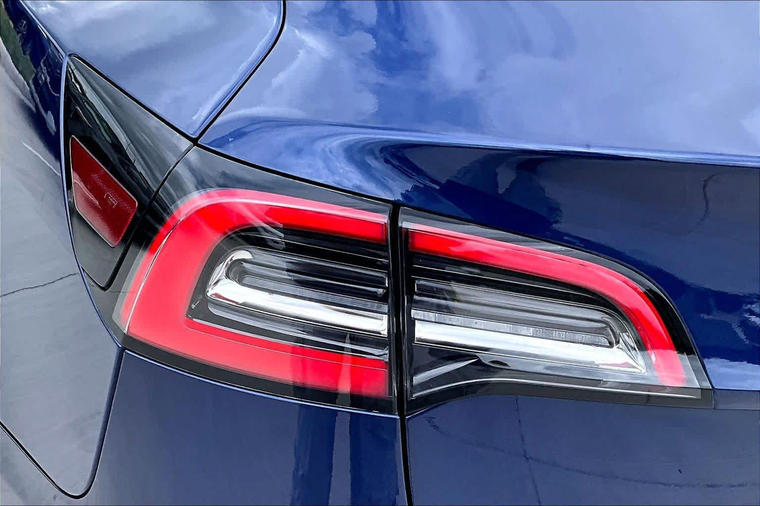 Used 2018 Tesla Model 3 Long Range RWD image 25