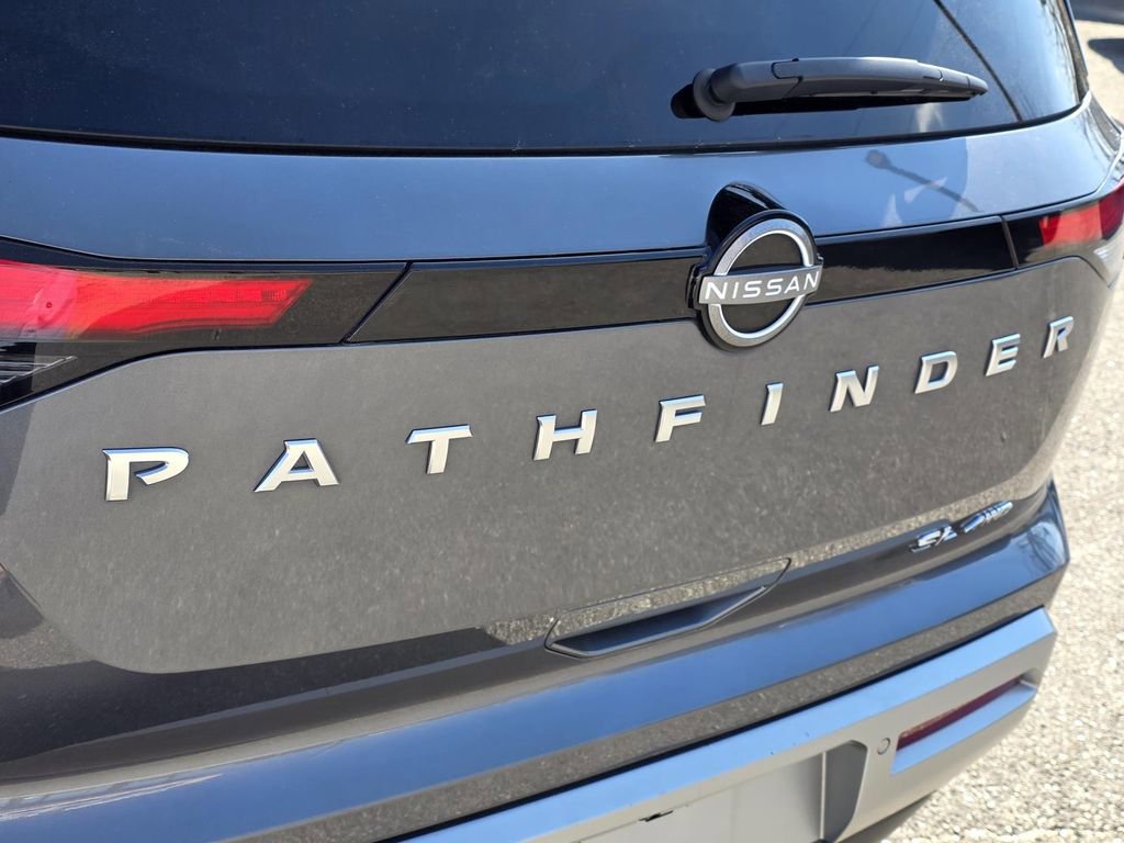 Used 2025 Nissan Pathfinder SL image 38