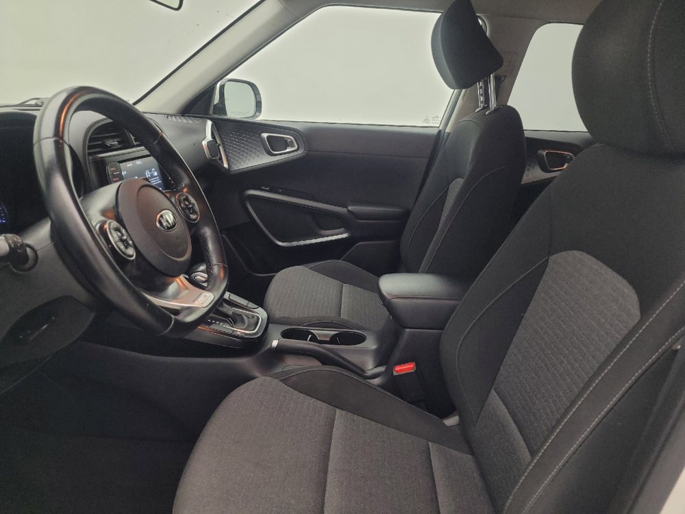 Used 2020 Kia Soul GT-Line FWD image 17