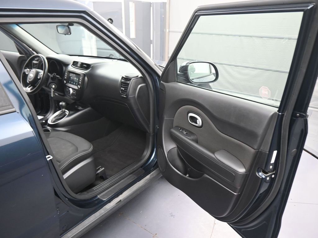 Used 2019 Kia Soul + FWD image 44