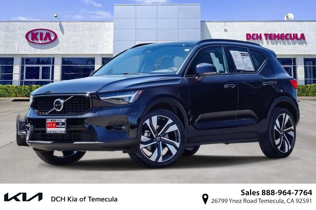 Used 2024 Volvo XC40 B5 Ultimate w/ Protection Package Premier