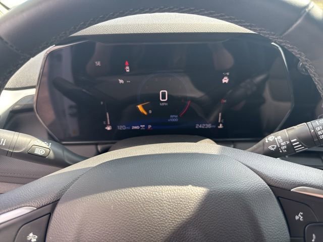 Used 2024 Chevrolet TrailBlazer LT w/ LT Cold Weather Package AWD/4WD image 15