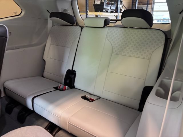 New 2026 GMC Acadia Denali w/ Super Cruise Package AWD/4WD image 17