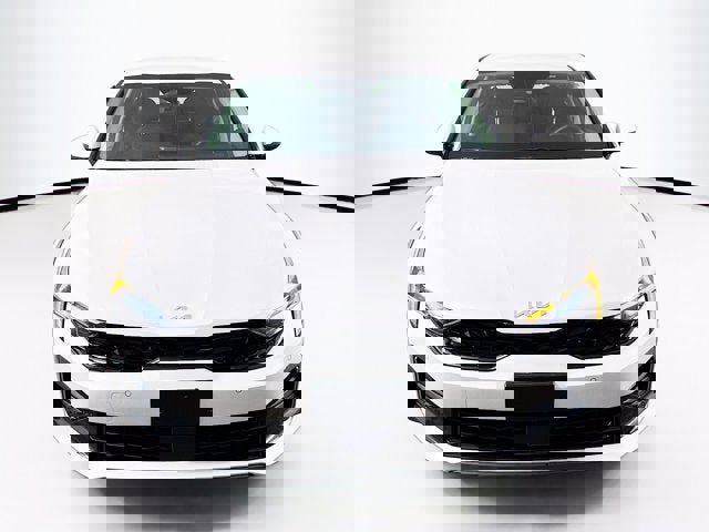 New 2025 Kia K5 LXS image 2