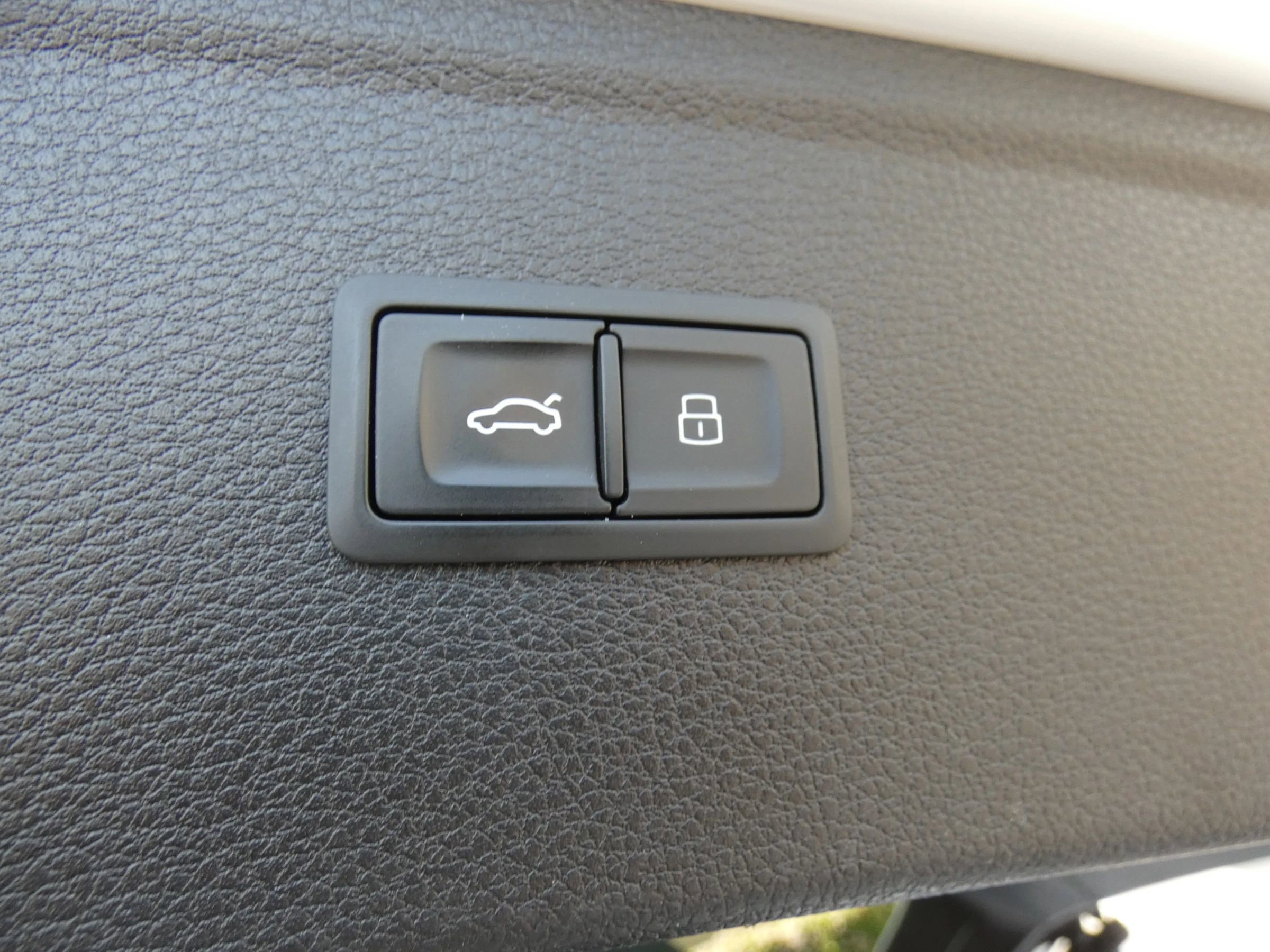 Used 2020 Audi Q5 e Premium Plus image 75