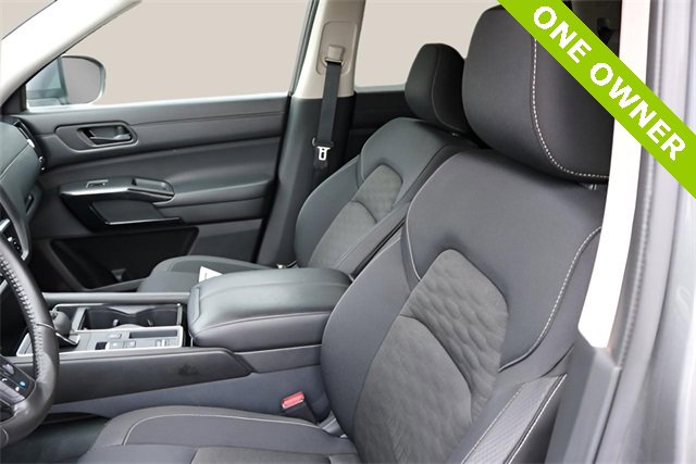 Used 2024 Nissan Pathfinder SV image 9