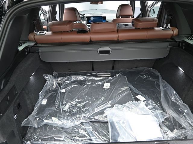 New 2026 BMW X5 xDrive50e w/ M Sport Package AWD/4WD image 16
