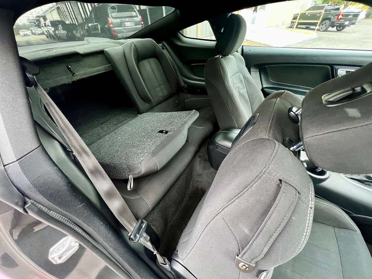 Used 2018 Ford Mustang Coupe image 21