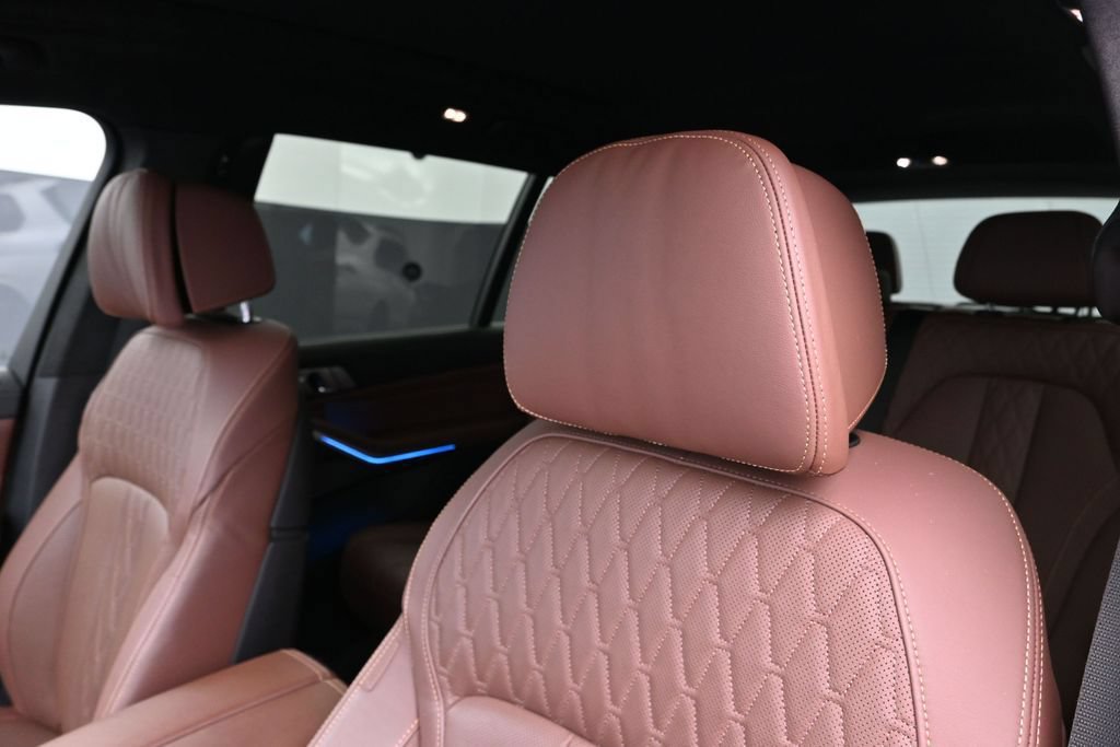 Used 2023 BMW X7 M60i w/ Executive Package AWD/4WD image 15