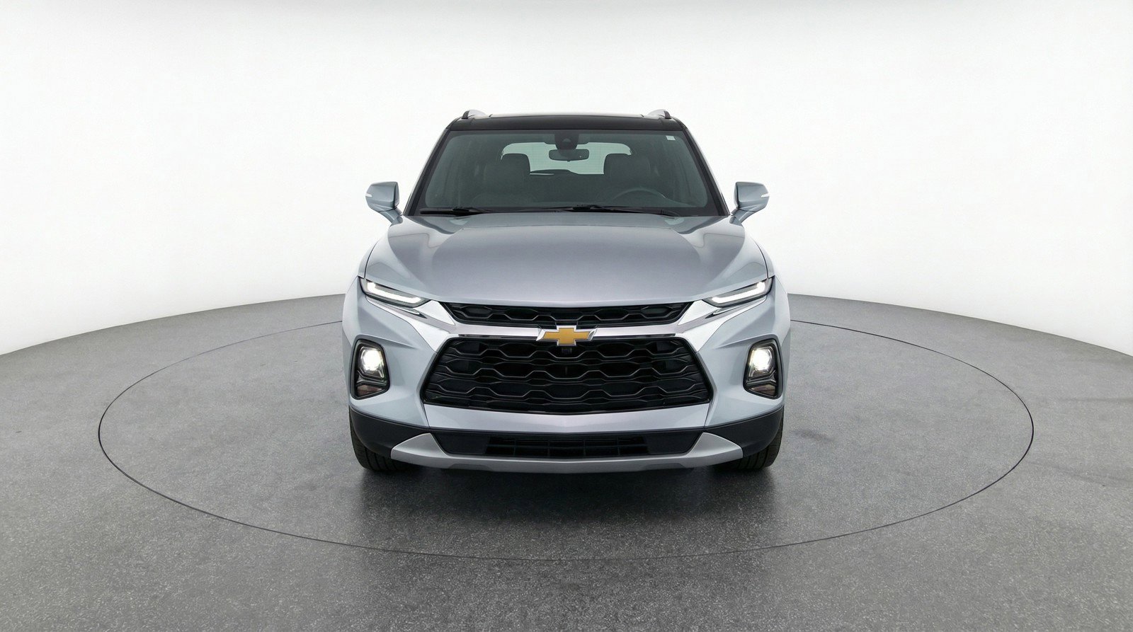 Used 2025 Chevrolet Blazer LT image 2