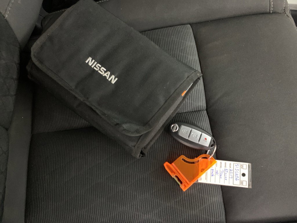 Used 2017 Nissan Titan SV image 42