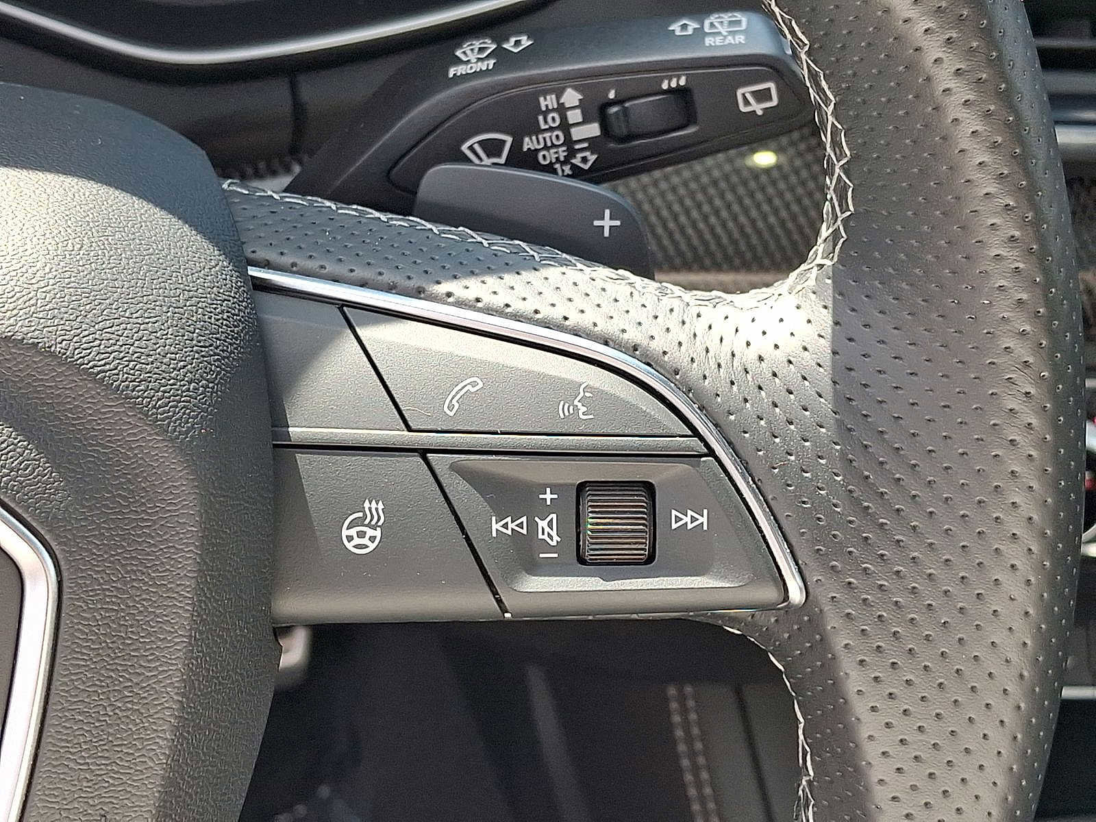 Used 2023 Audi SQ5 Premium Plus w/ Premium Plus Package image 18