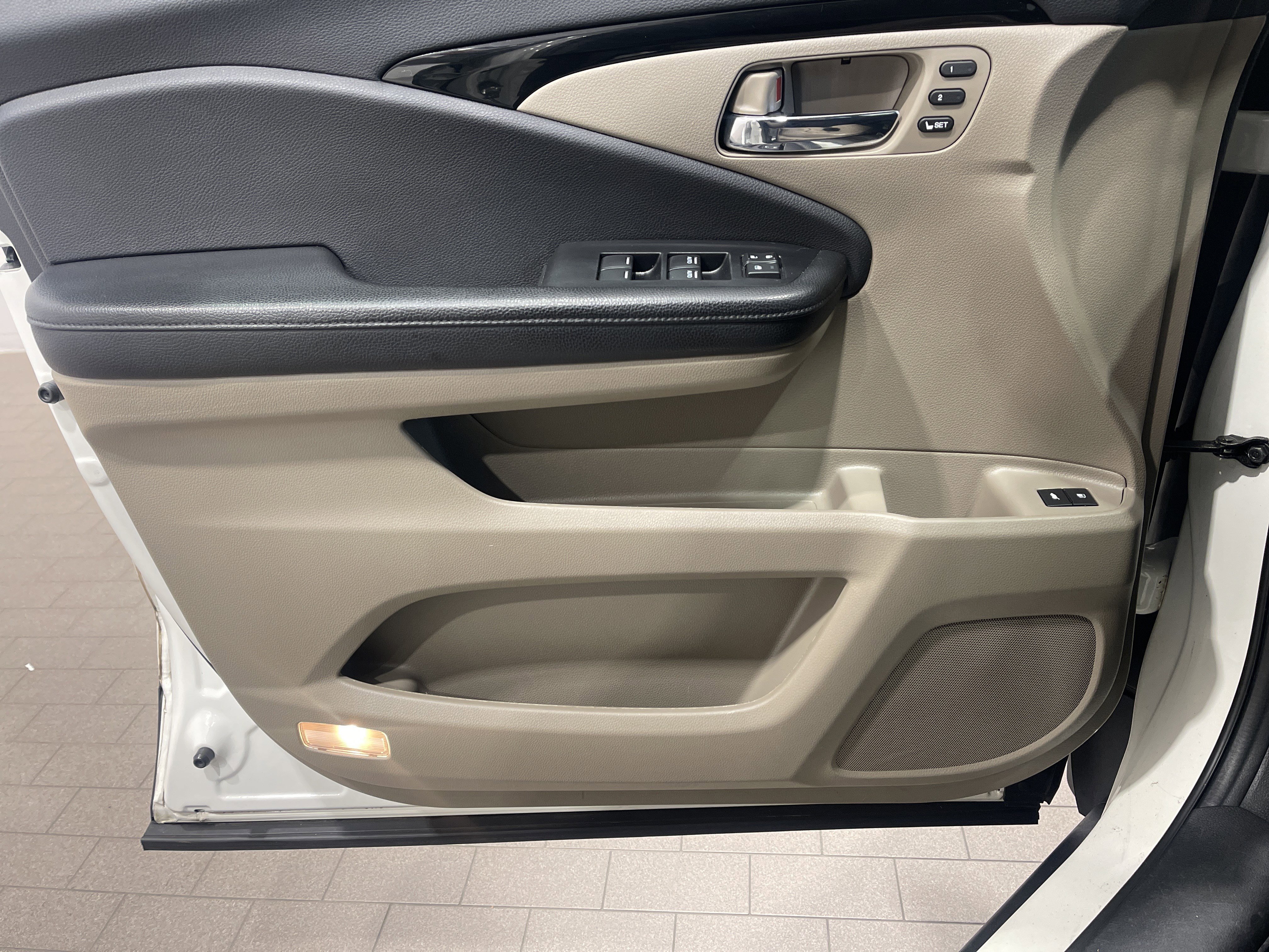 Certified 2019 Honda Pilot Touring image 22