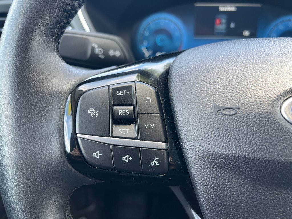 Used 2025 Ford Escape Platinum AWD/4WD image 30