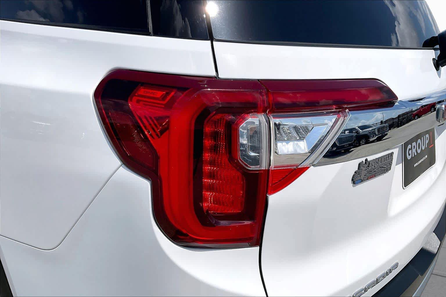 Used 2023 GMC Acadia SLT w/ Technology Package FWD image 28