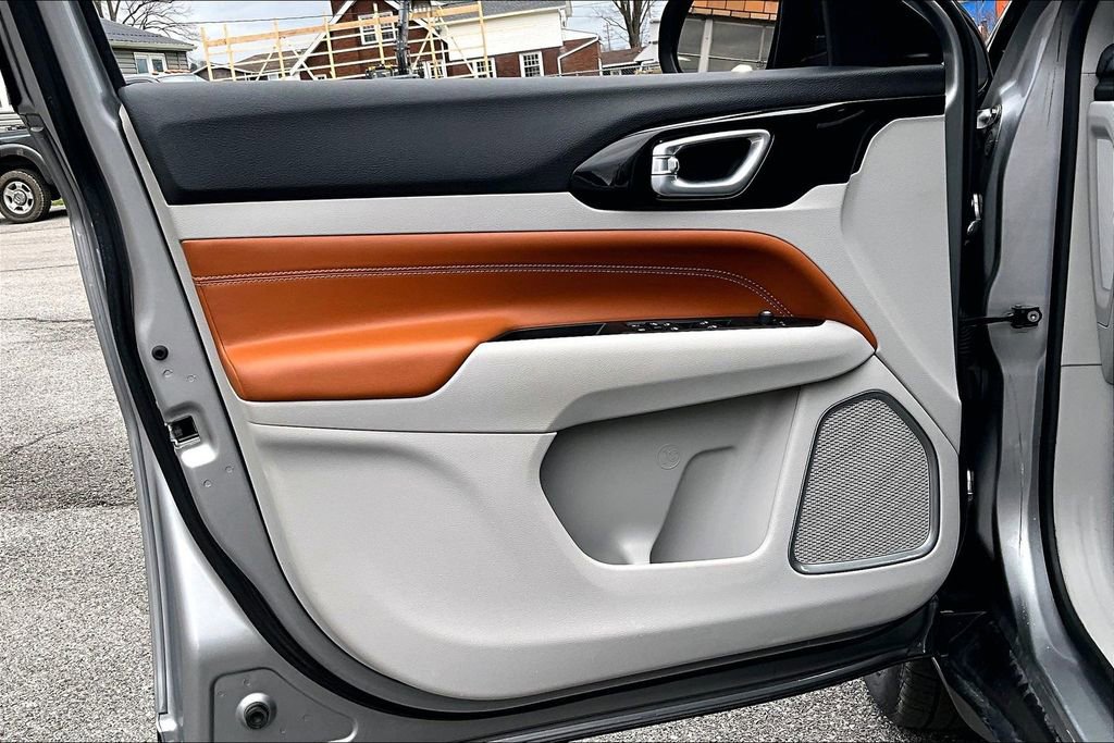 Used 2022 Jeep Compass Limited image 21