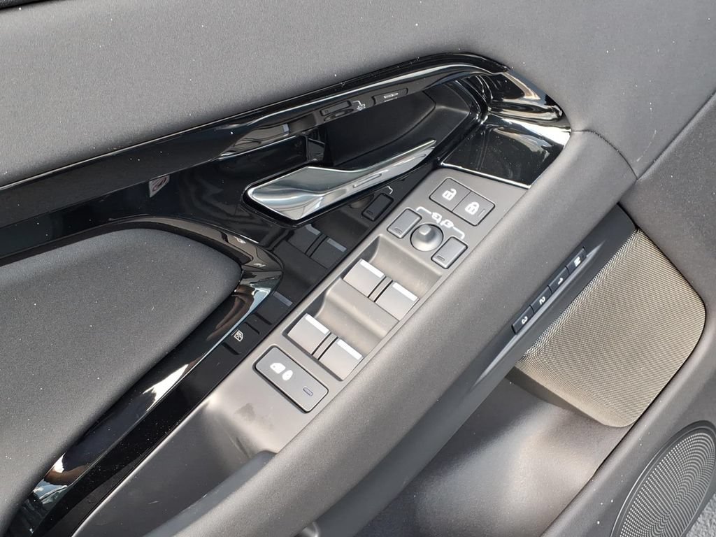New 2026 Land Rover Range Rover Evoque Hoxton AWD/4WD image 11