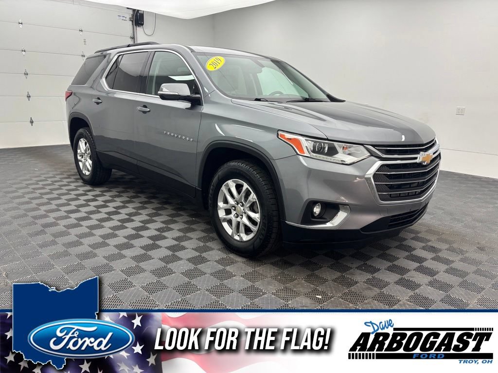 Used 2019 Chevrolet Traverse LT FWD image 1