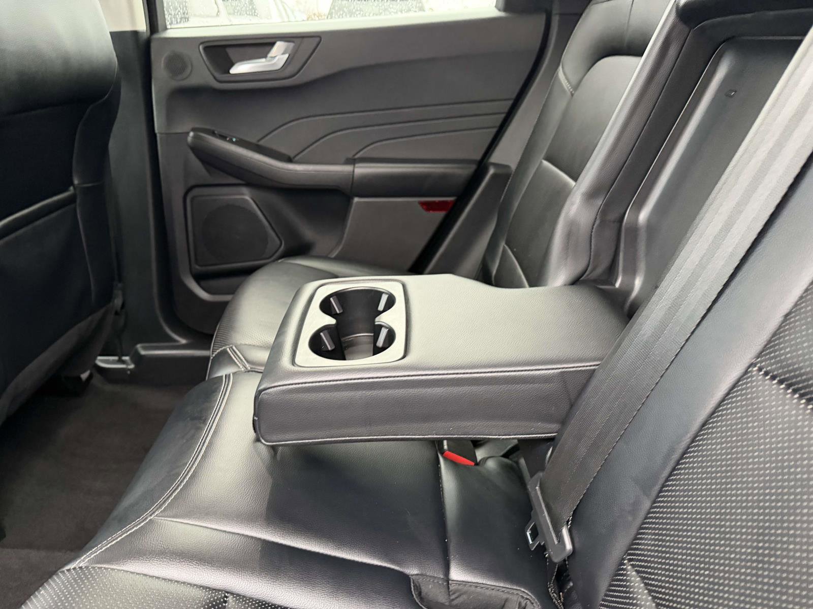 Used 2021 Ford Escape Titanium image 14