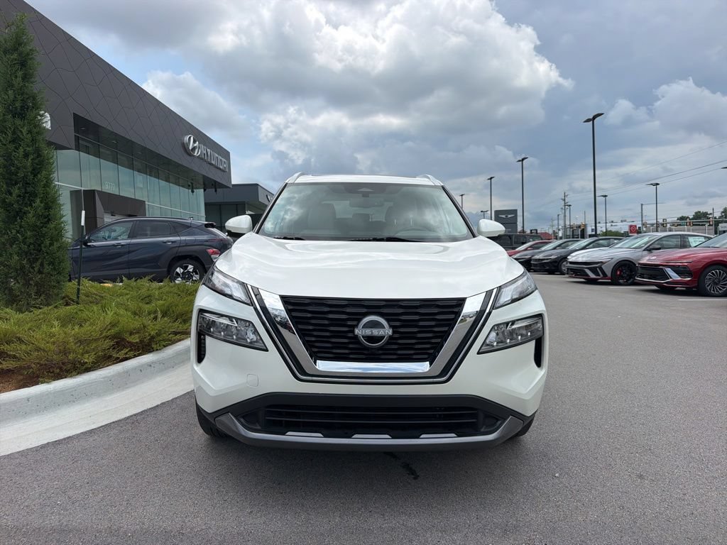 Used 2023 Nissan Rogue SL FWD image 2