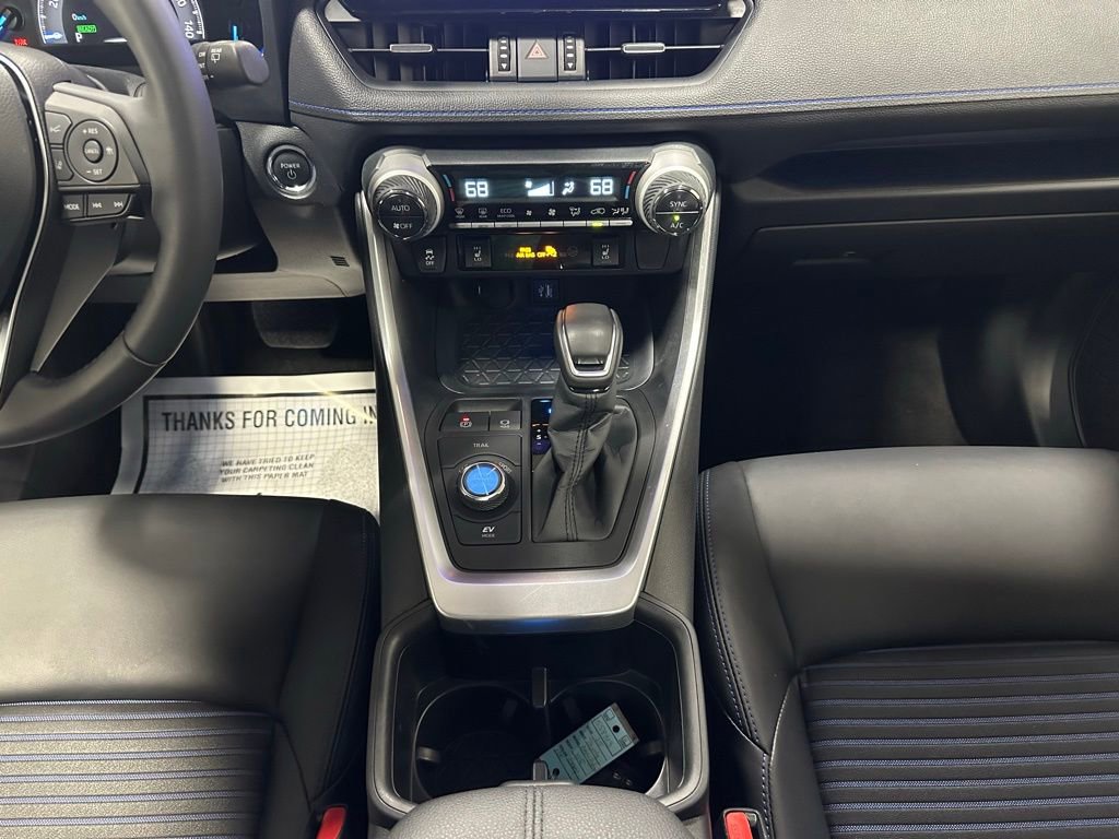 Used 2025 Toyota RAV4 XSE w/ Weather Package AWD/4WD image 39
