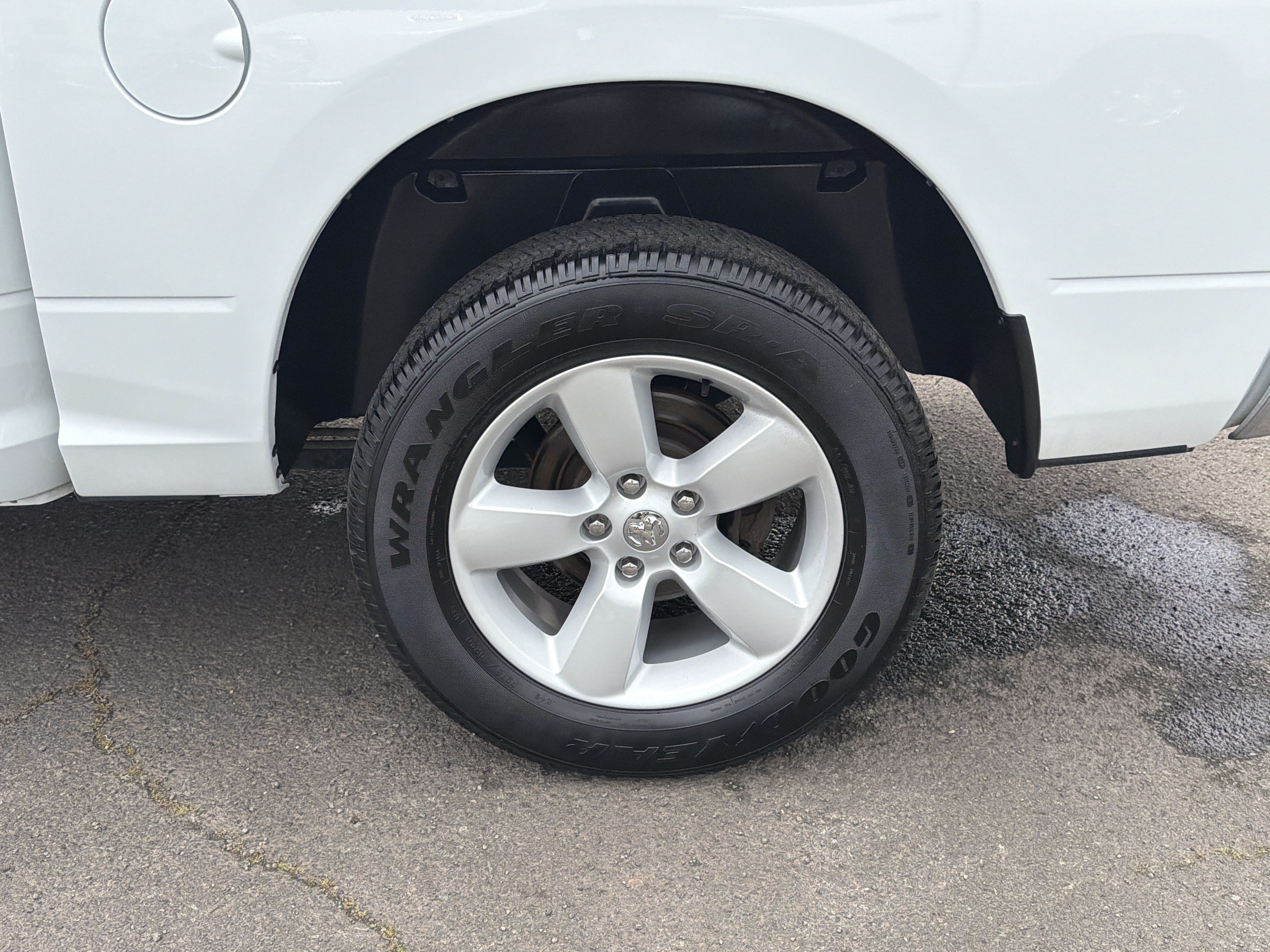 Used 2022 RAM 1500 Classic SLT AWD/4WD image 25