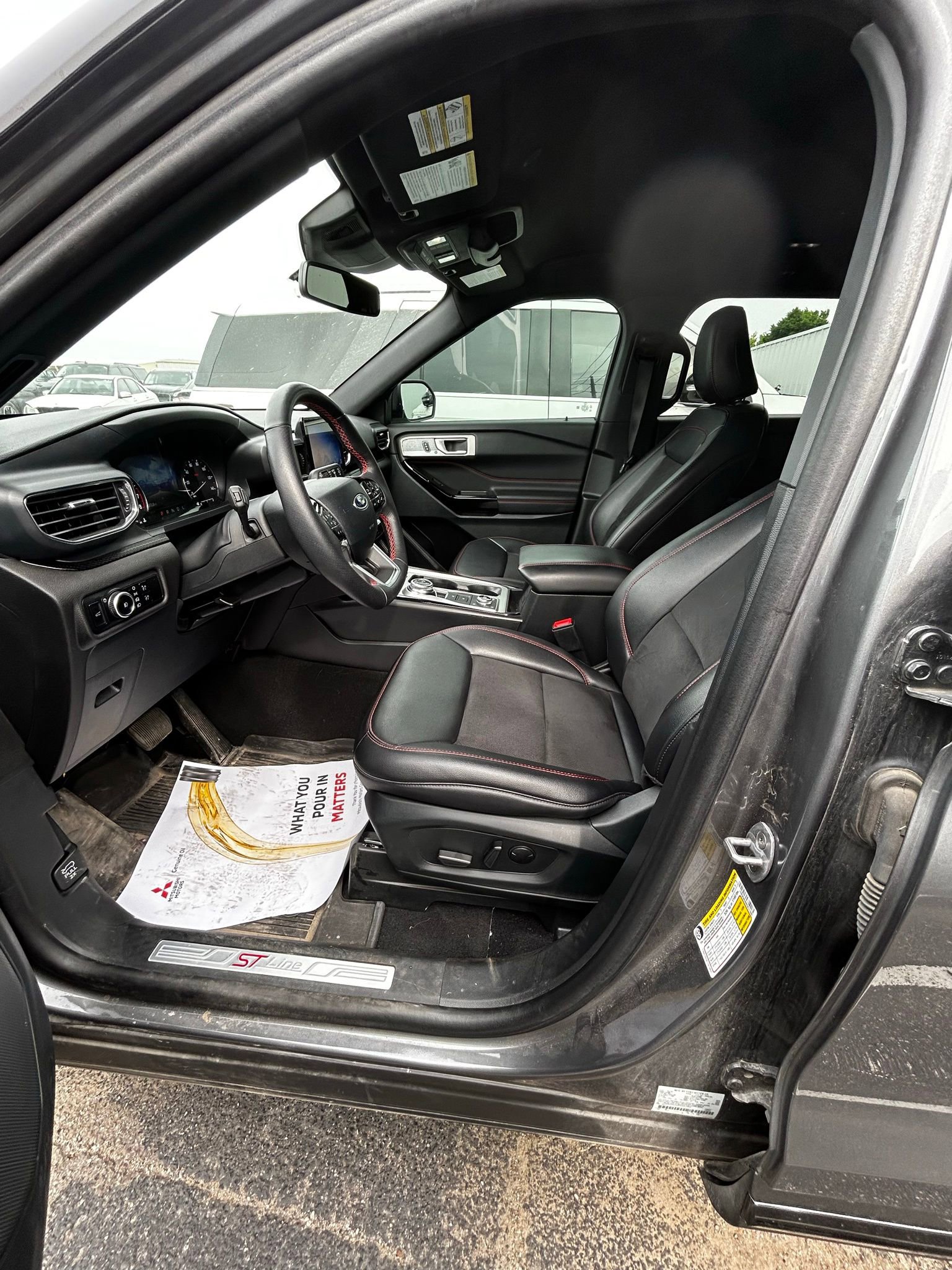 Used 2021 Ford Explorer XLT w/ Equipment Group 202A AWD/4WD image 8