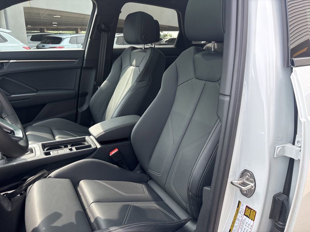 Used 2025 Audi Q3 2.0T Premium w/ Convenience Package AWD/4WD image 13
