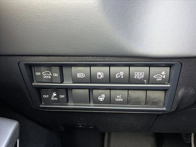 Used 2025 Toyota Sequoia Platinum image 12