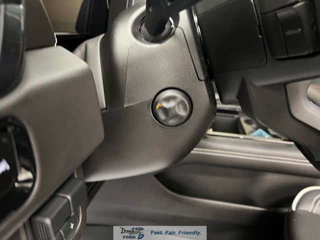 Used 2025 GMC Yukon XL AT4 Ultimate image 27