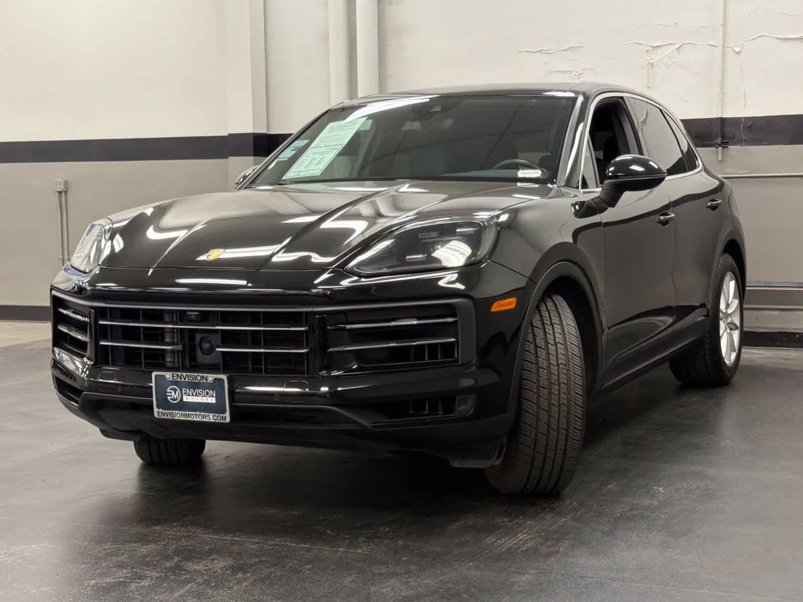 Used 2024 Porsche Cayenne AWD/4WD image 4