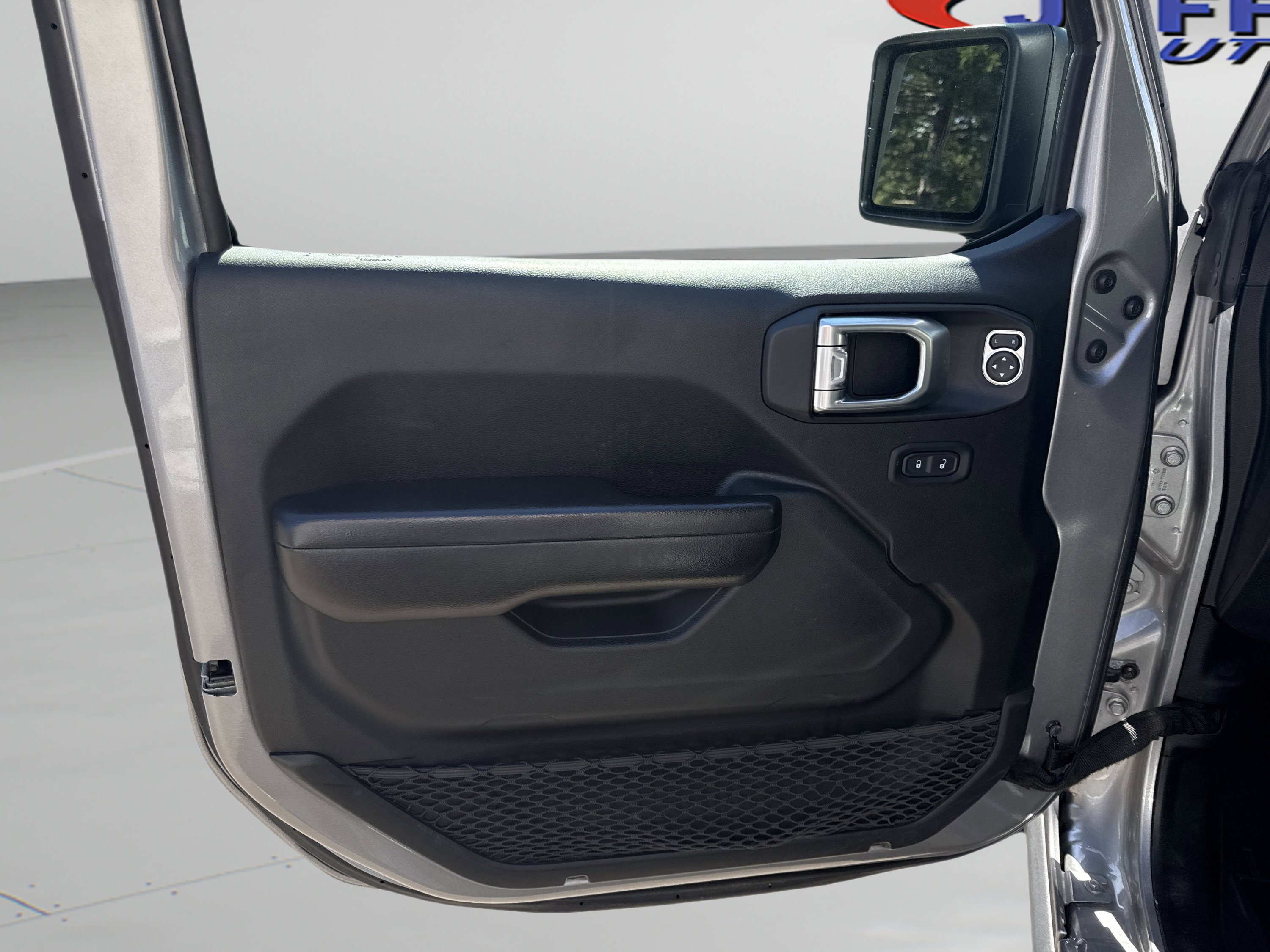 Used 2019 Jeep Wrangler Unlimited Rubicon w/ Steel Bumper Group AWD/4WD image 14