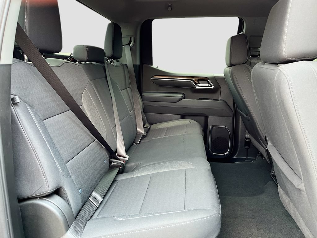 Used 2025 Chevrolet Silverado 1500 LT AWD/4WD image 25