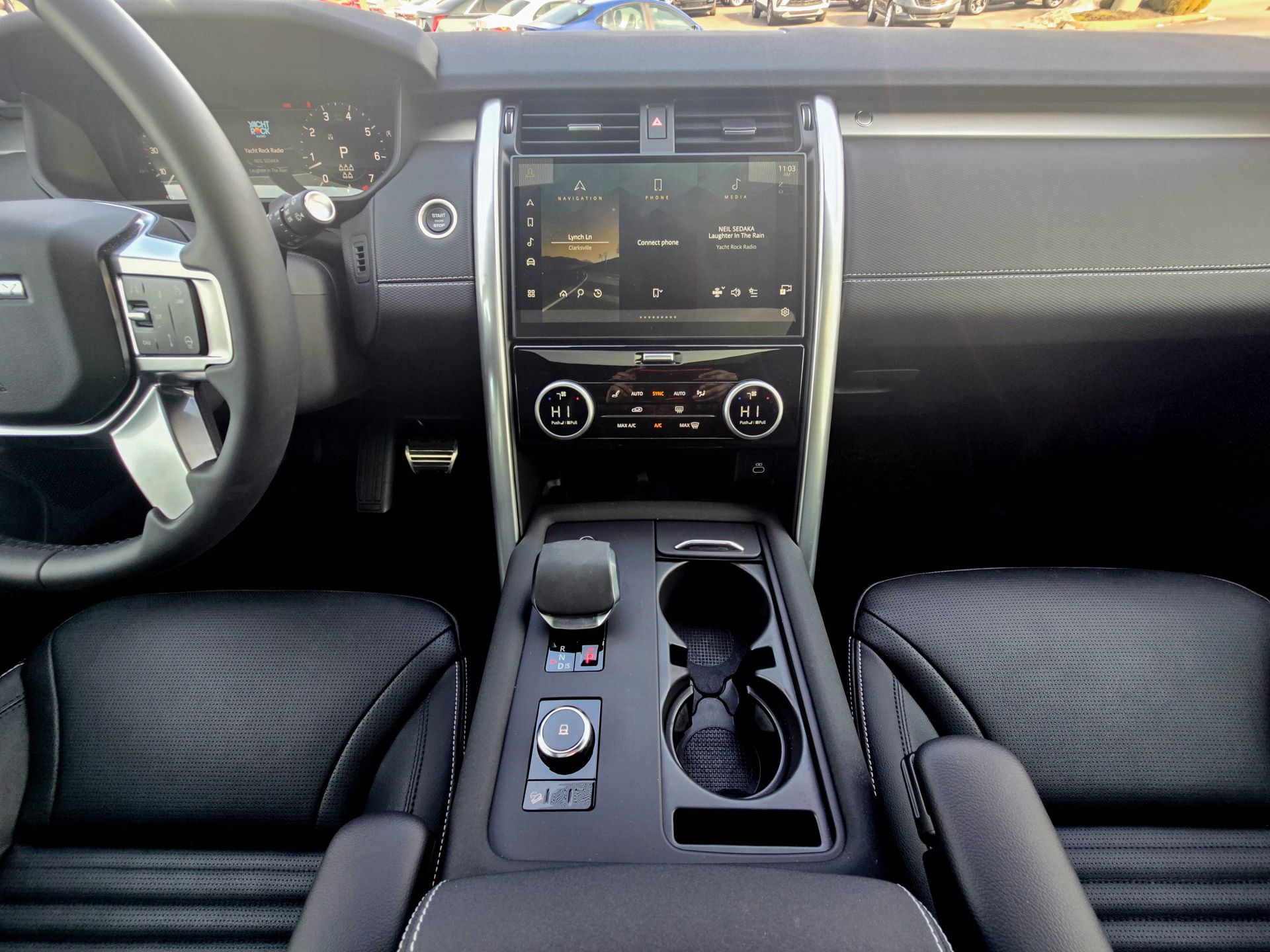 Used 2025 Land Rover Discovery Dynamic SE image 28