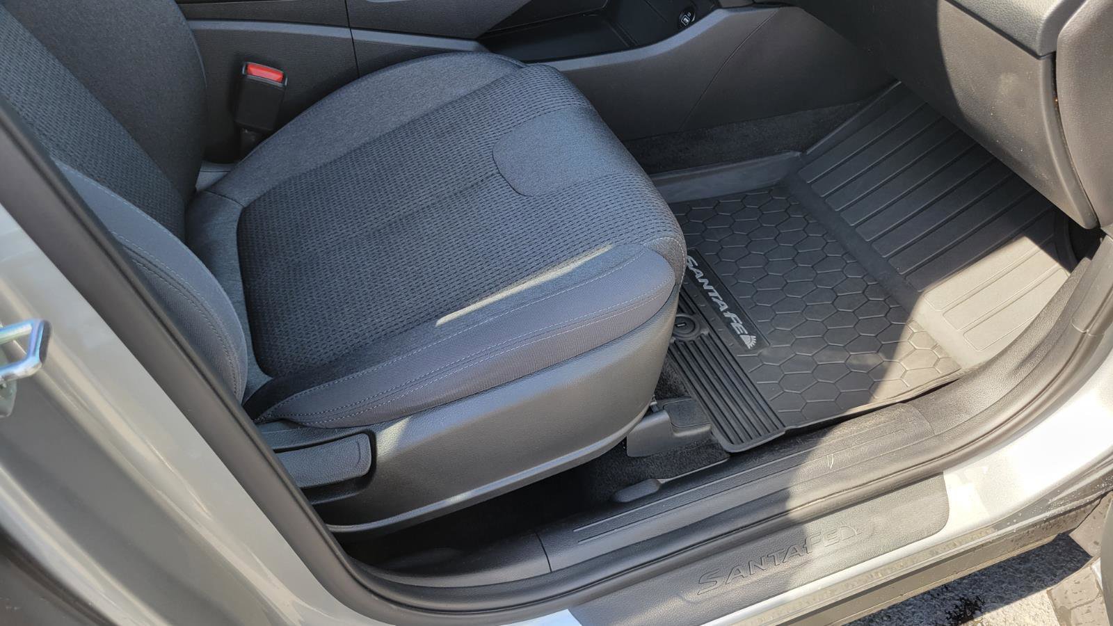 Used 2023 Hyundai Santa Fe SEL w/ Winter Weather Package image 35