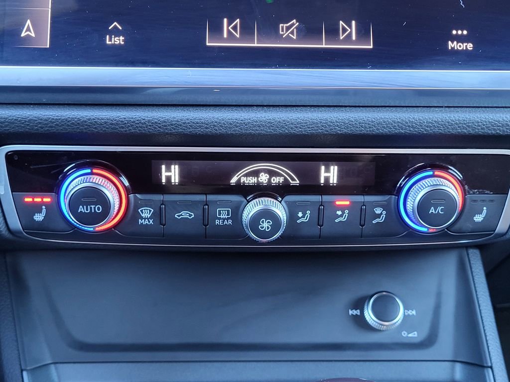 Used 2023 Audi Q3 2.0T Premium Plus w/ Premium Plus Package image 22