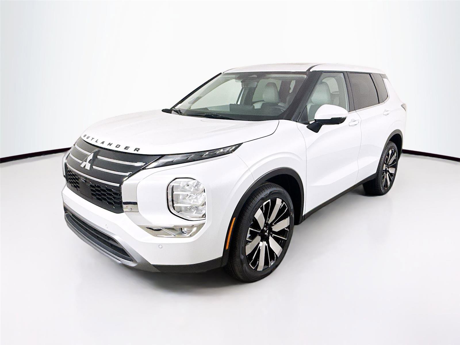 New 2026 Mitsubishi Outlander SE image 1